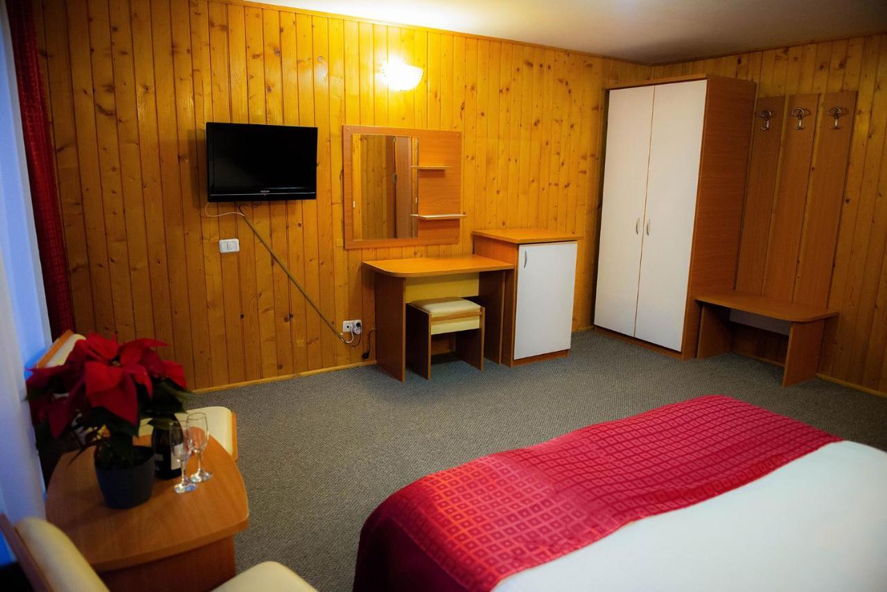 Casa Maia Hotel Buşteni Buitenkant foto