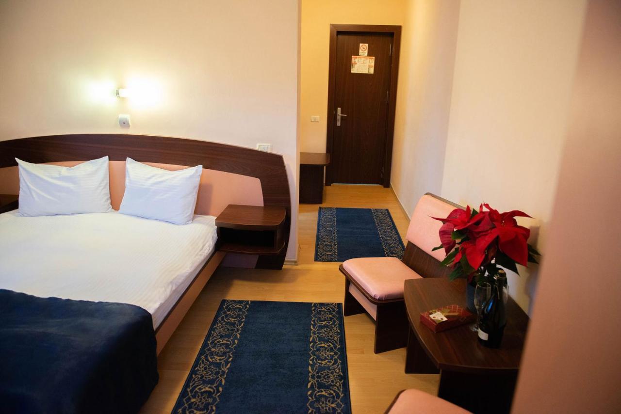 Casa Maia Hotel Buşteni Buitenkant foto