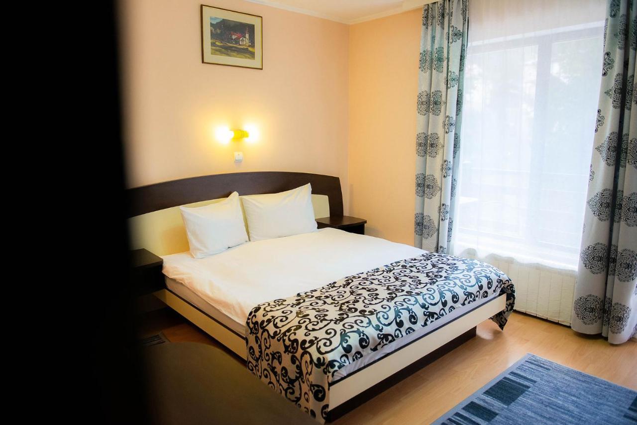 Casa Maia Hotel Buşteni Buitenkant foto