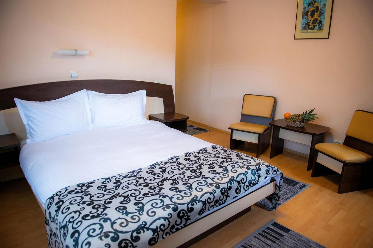 Casa Maia Hotel Buşteni Buitenkant foto