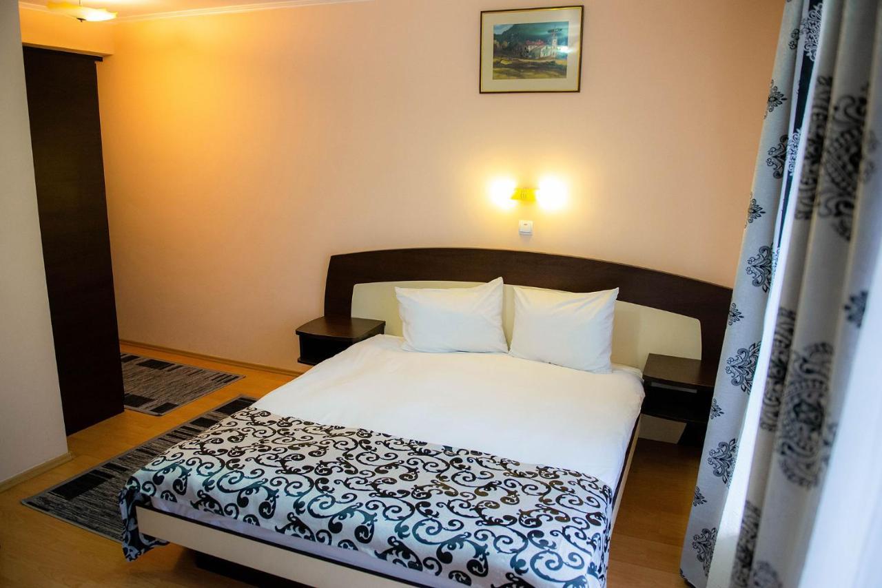 Casa Maia Hotel Buşteni Buitenkant foto