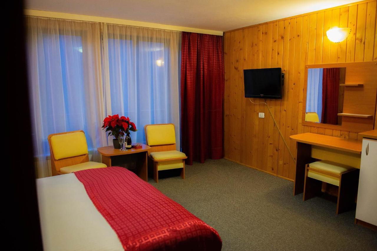 Casa Maia Hotel Buşteni Buitenkant foto