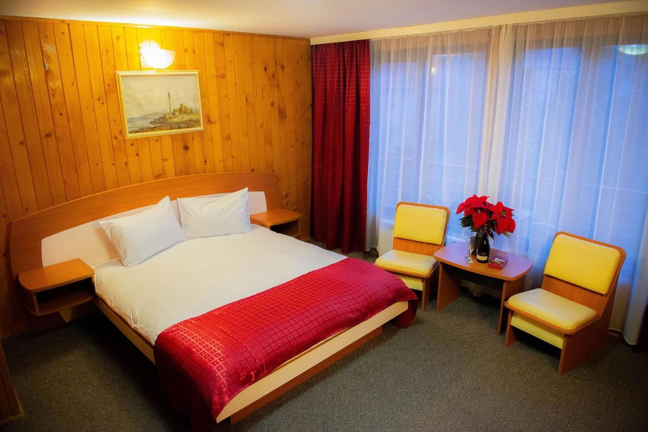 Casa Maia Hotel Buşteni Buitenkant foto
