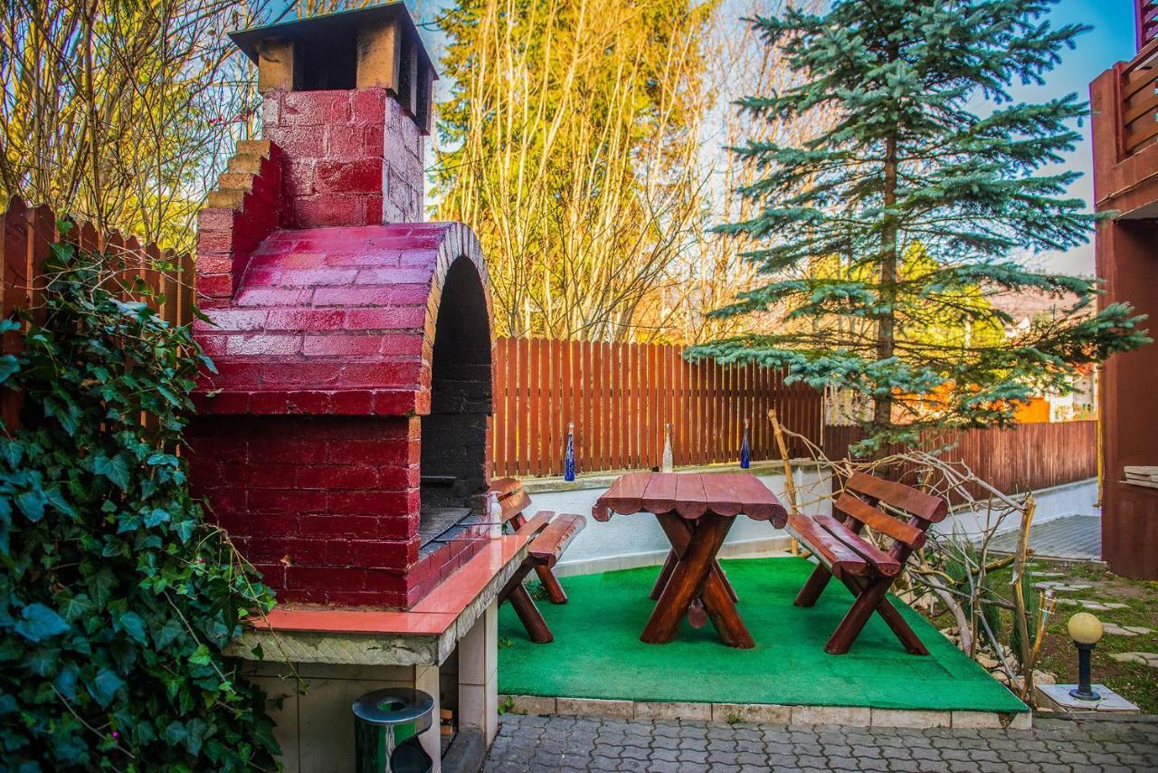Casa Maia Hotel Buşteni Buitenkant foto