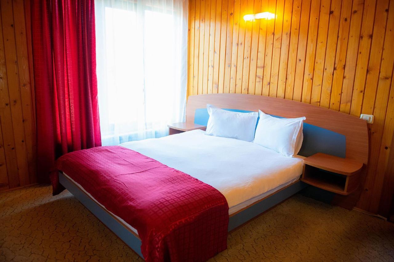 Casa Maia Hotel Buşteni Buitenkant foto