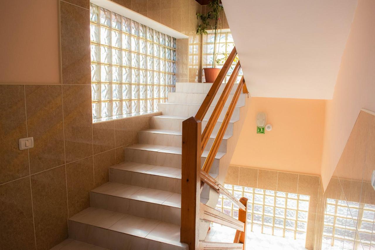 Casa Maia Hotel Buşteni Buitenkant foto