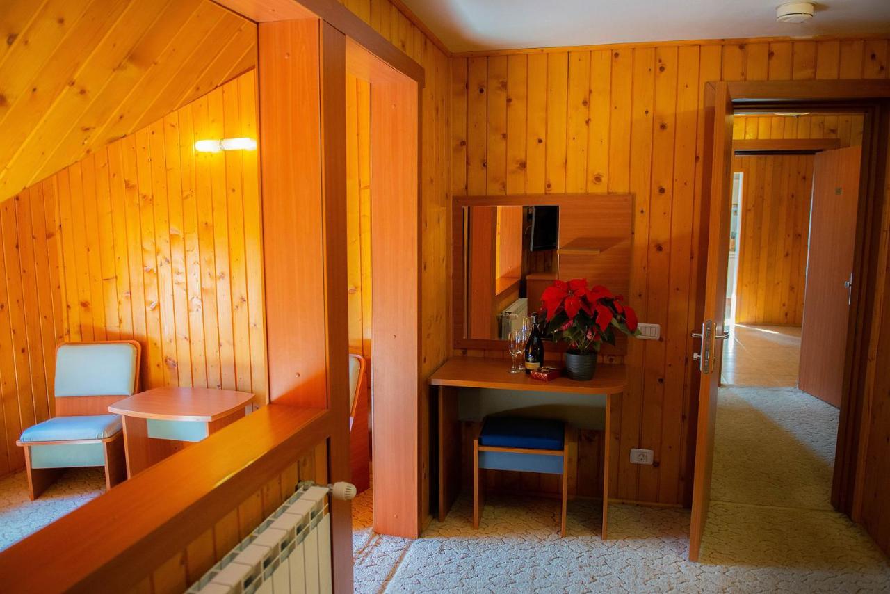 Casa Maia Hotel Buşteni Buitenkant foto