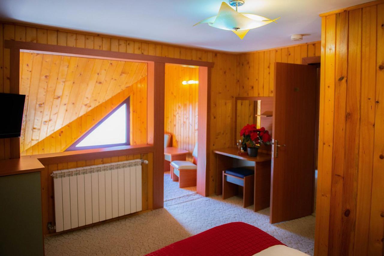 Casa Maia Hotel Buşteni Buitenkant foto